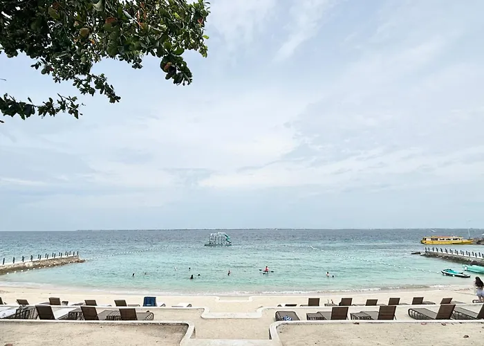 Modern 1 Bedroom Unit With Pool View Apartment *